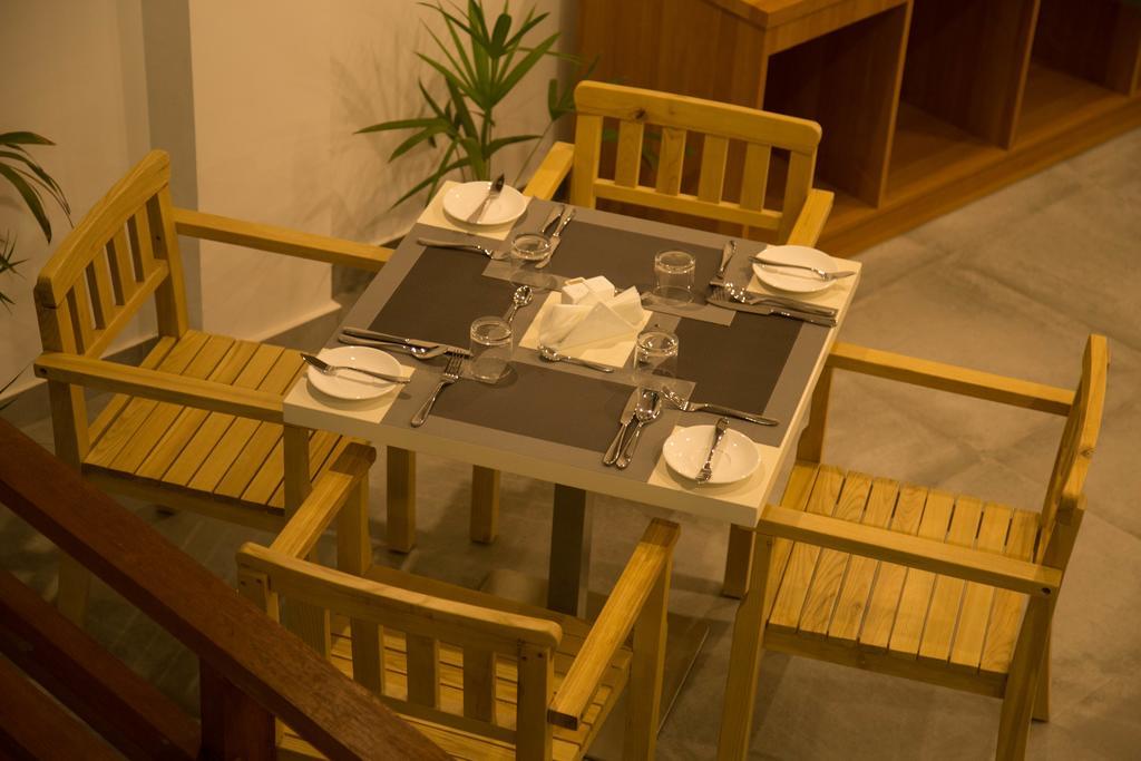 Guest house Kuredhi Beach