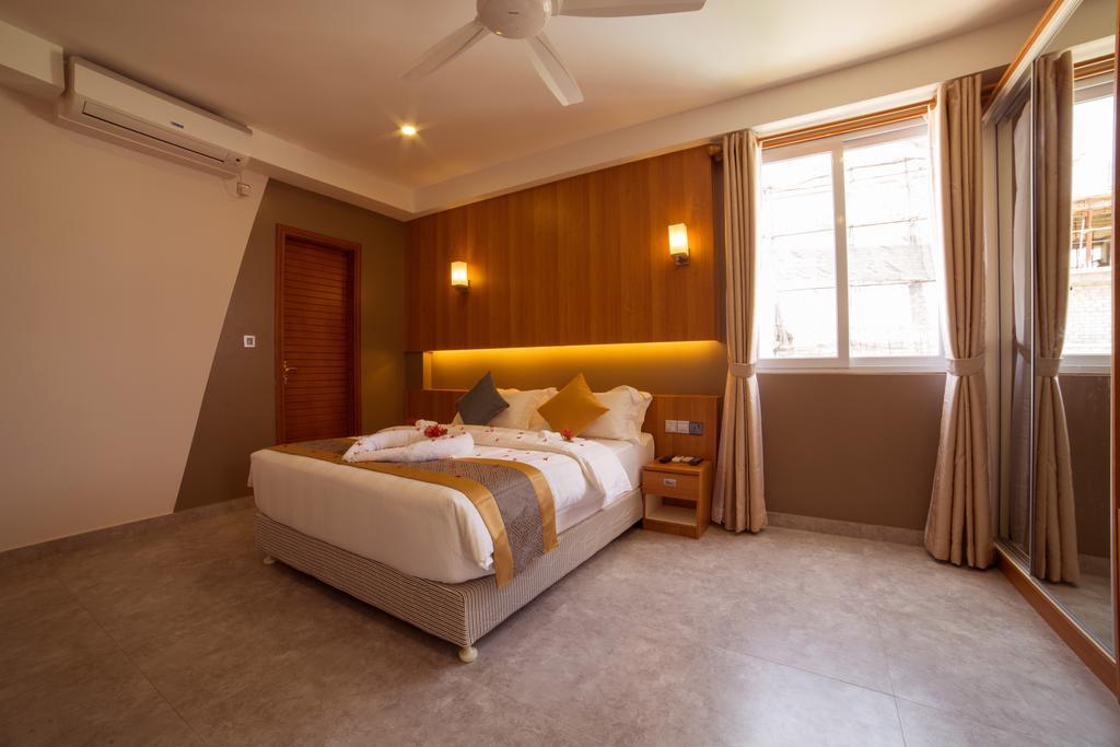 Kuredhi Beach Guest house Maafushi